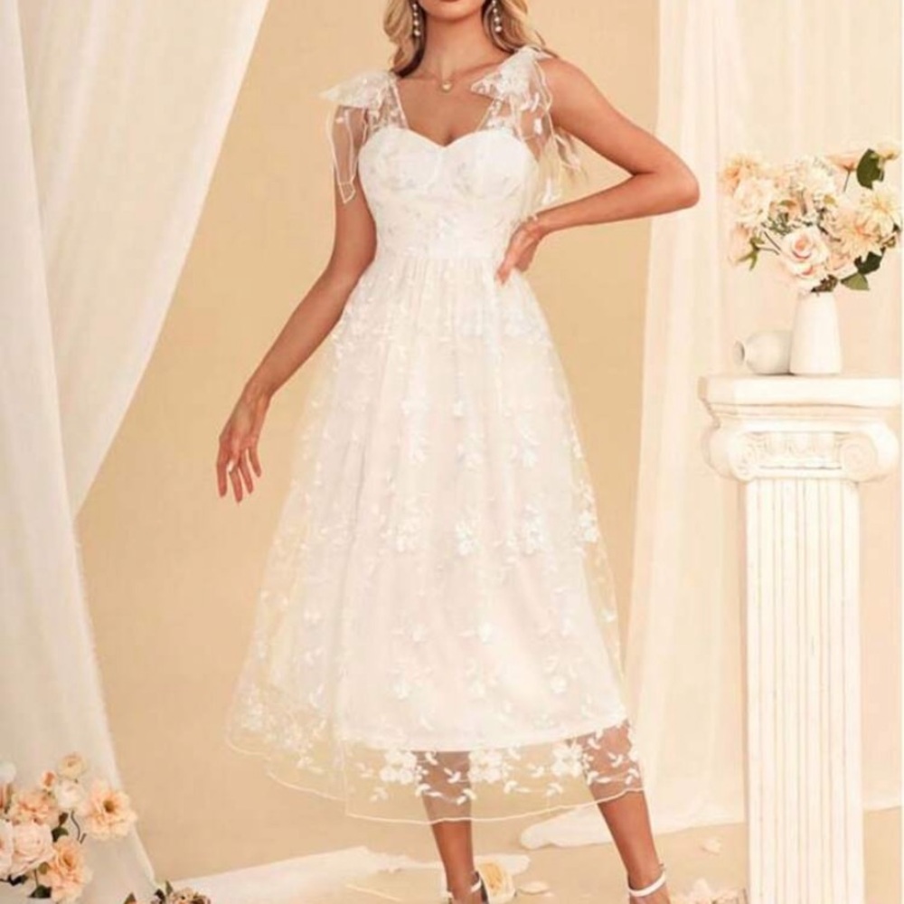 Elegant White Floral Dress